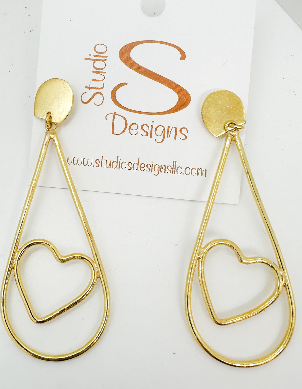 EARRINGS-GOLD PLATED BRASS HEART DROP EARRINGS