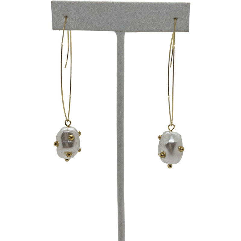 Long Hoop with Gold Dotted Pearl