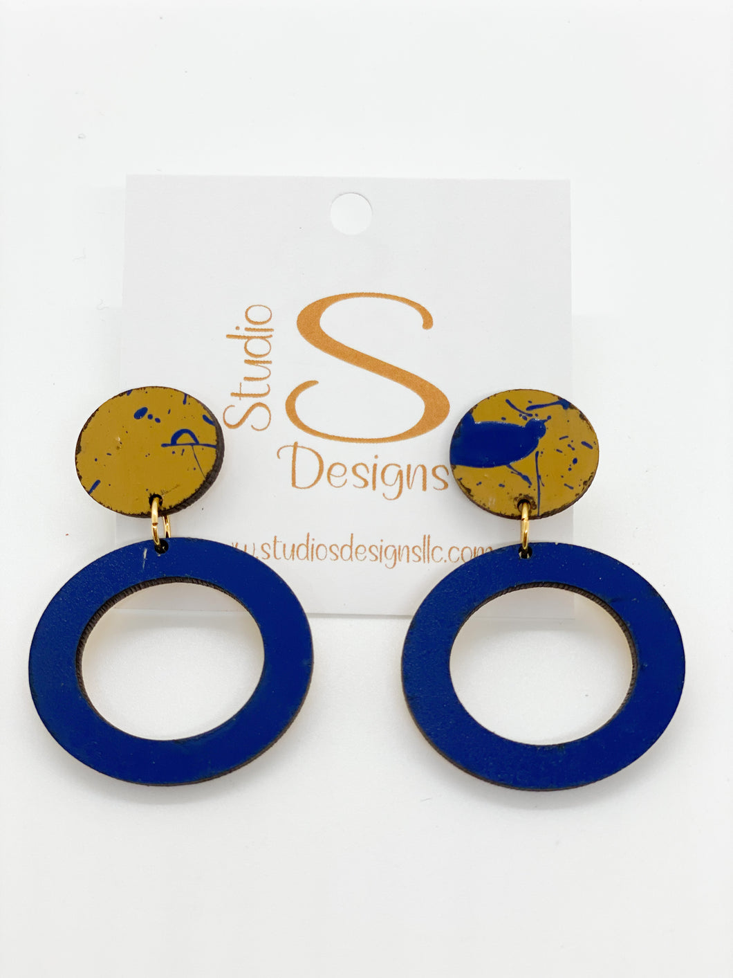 Offense Earrings-Notre Dame